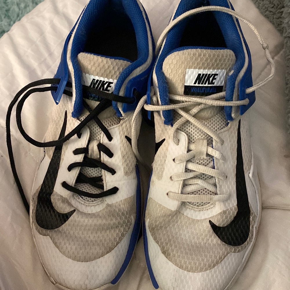 Womens Nike volleyball shoes